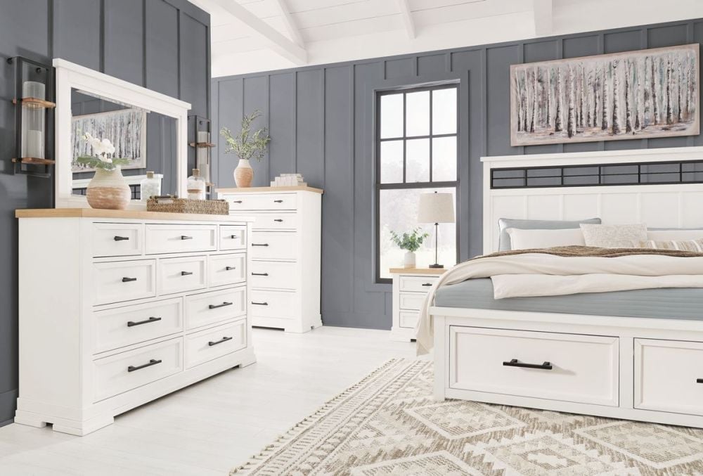 Ashbryn Dressing Table & Mirror