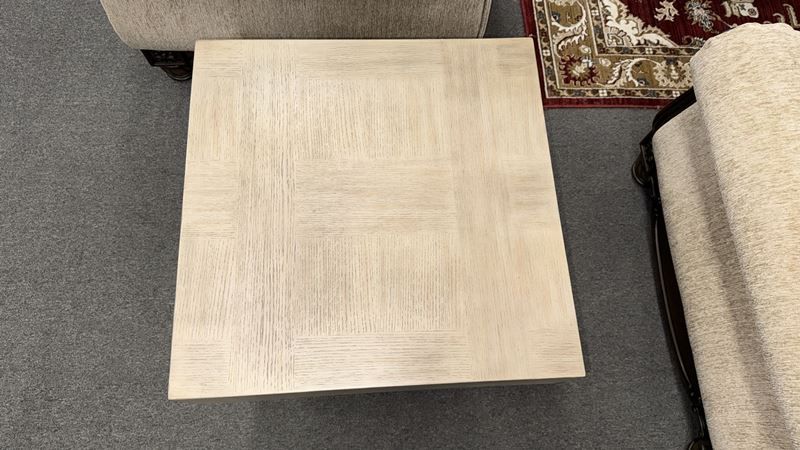 Clearance - Jorlaina Lamp Table