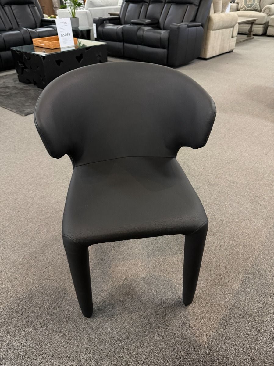 Xenia 2700 with 8x Boris Black Dining Chairs