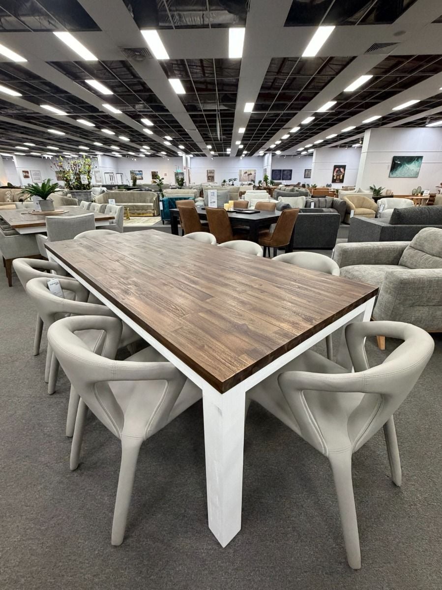 Paris 2250 with 6x Diego Dining Chairs