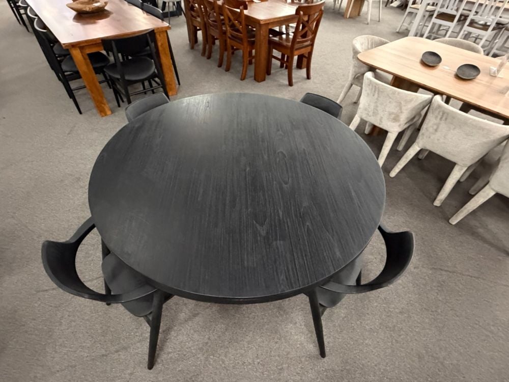 Jensen Round Dining With Hiro Dining Chairs 