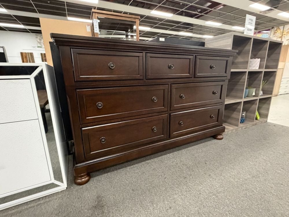 Porter Dresser (damaged)
