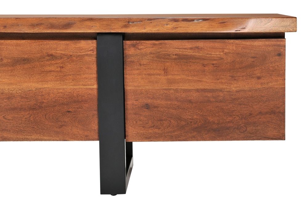 Macedon 2200 Entertainment Unit