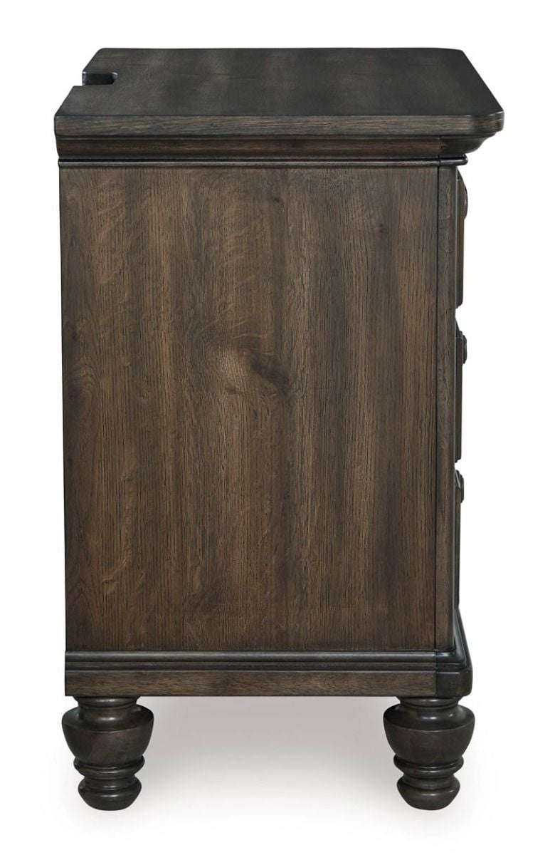 Veramond 3 Drawer Bedside Table