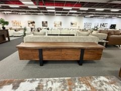 Macedon 2200 TV unit