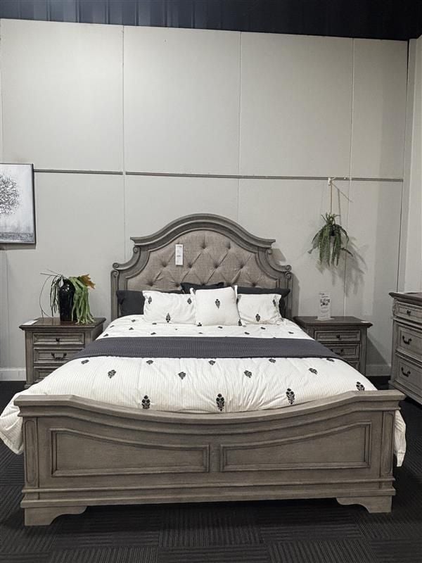 Limited Stock - Lodenbay King Bedroom Suite With Dressing Table Base & Mirror