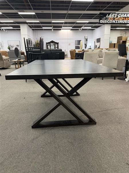 Clearance - Grange Dining Table + 6 Grange Carver Chairs