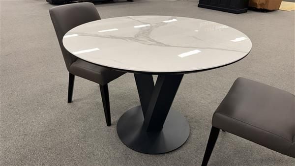 Clearance - Sienna 1100 Round Dining Table 4x Brussels Dining Chairs