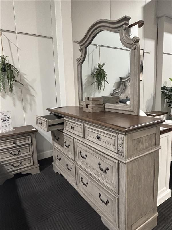 Limited Stock - Lodenbay King Bedroom Suite With Dressing Table Base & Mirror