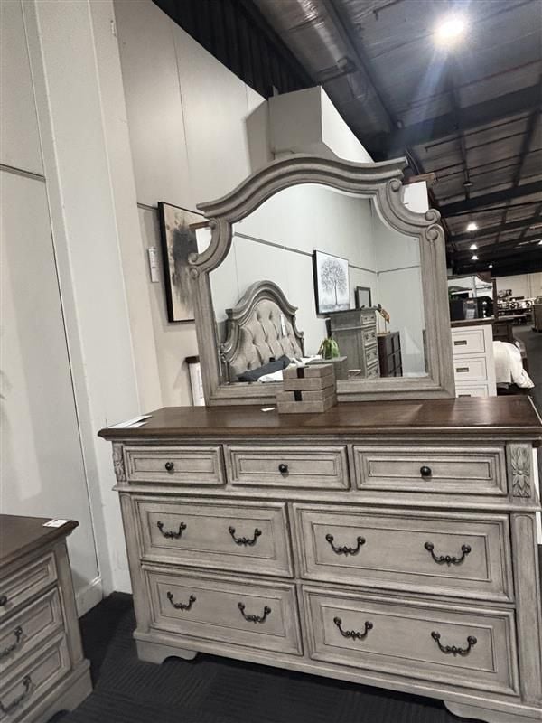 Limited Stock - Lodenbay King Bedroom Suite With Dressing Table Base & Mirror