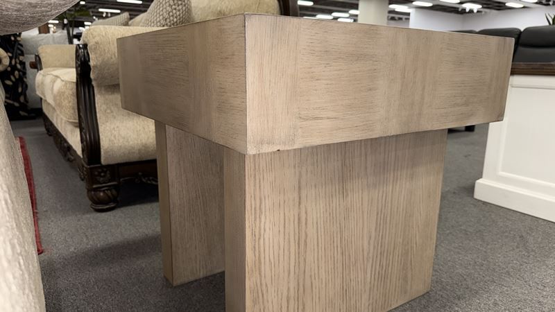 Clearance - Jorlaina Lamp Table