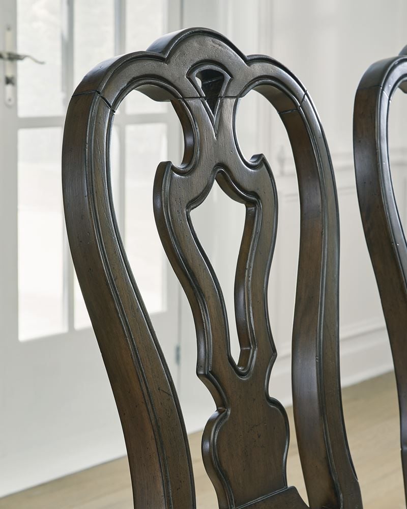 Maylee Extension Table + 8 Dining Chairs