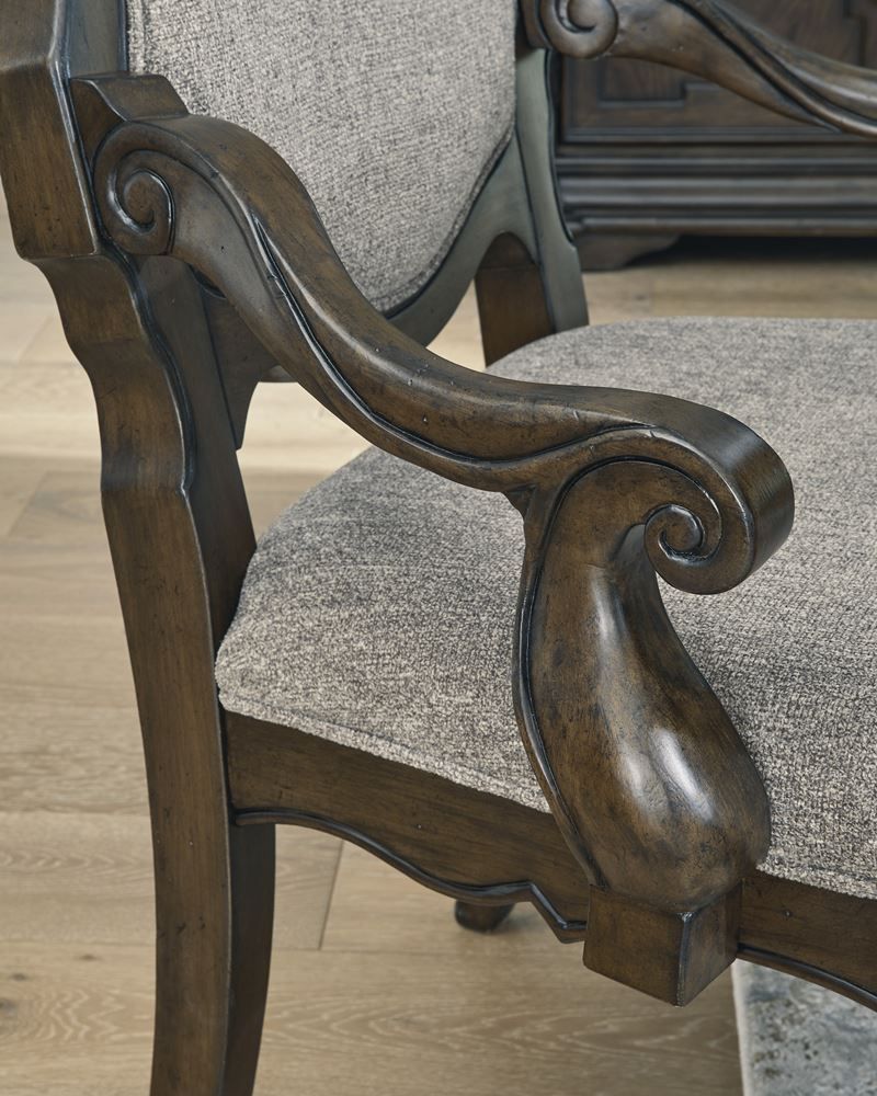 Maylee Extension Table + 4 Dining Chairs + Bench & 2 Carver Armchairs