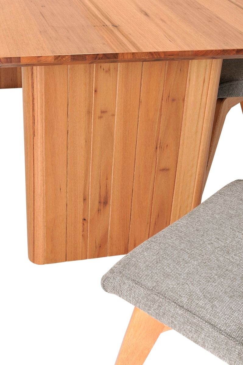 Minto 2100 Dining Table